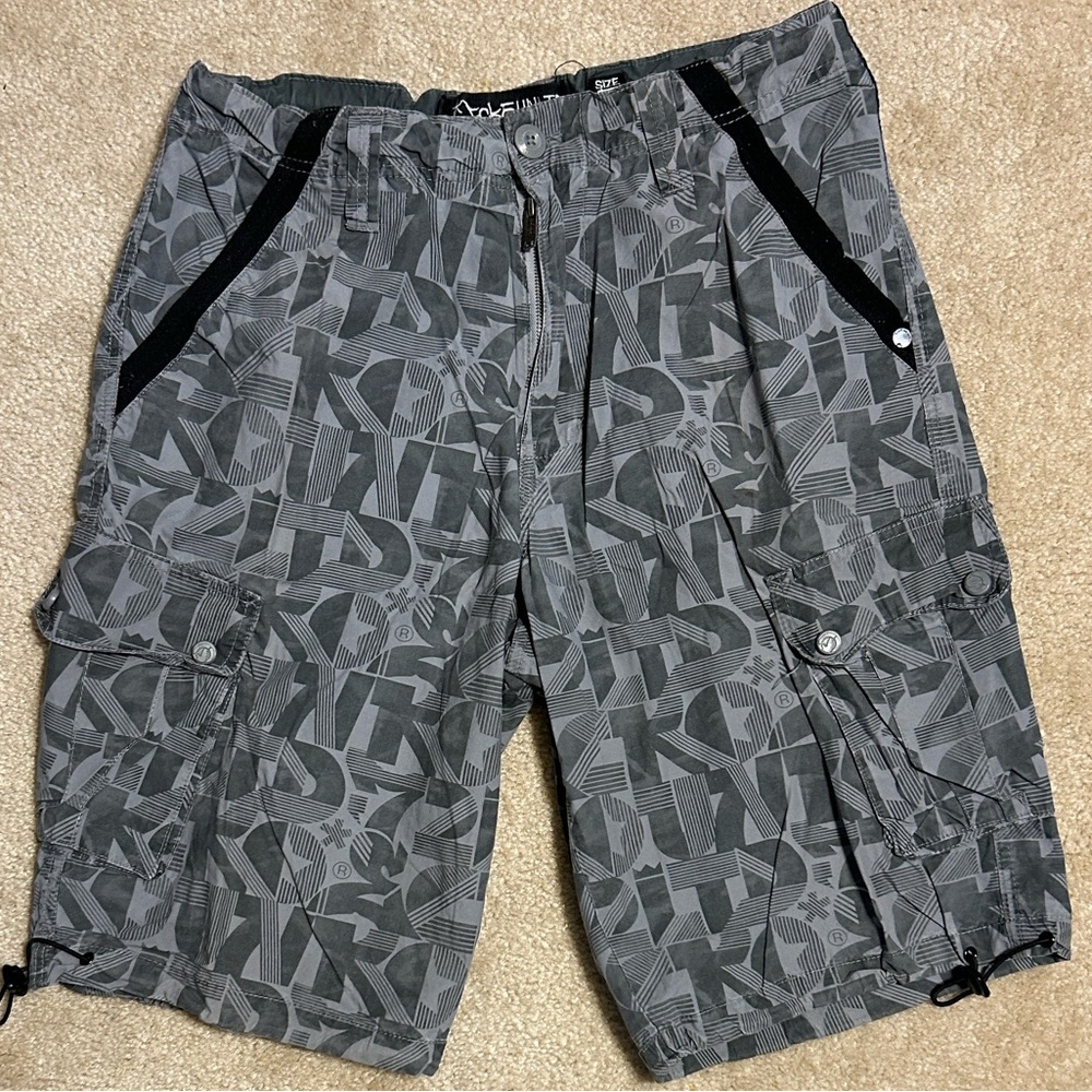Ecko Unlimited Gray Patterned Cargo Shorts